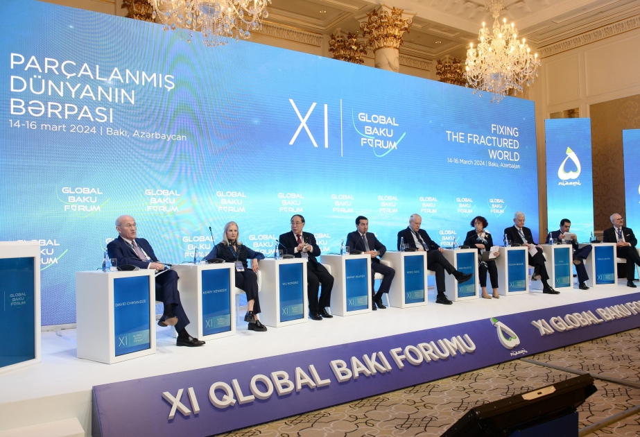 XI Глобальный Бакинский форум продолжает работу панельными заседаниями ВИДЕО