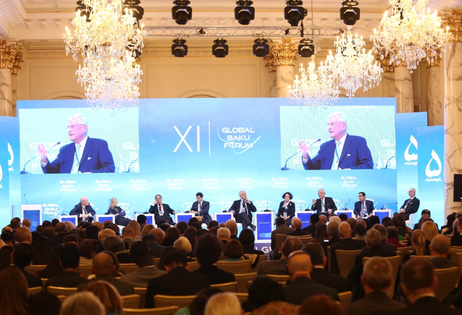 XI Qlobal Bakı Forumu işini panel iclaslarla davam etdirir
