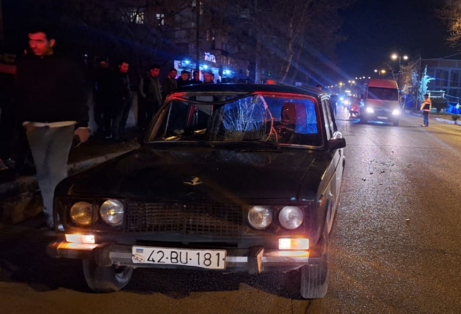Lənkəranda avtomobil iki piyadanı vurub