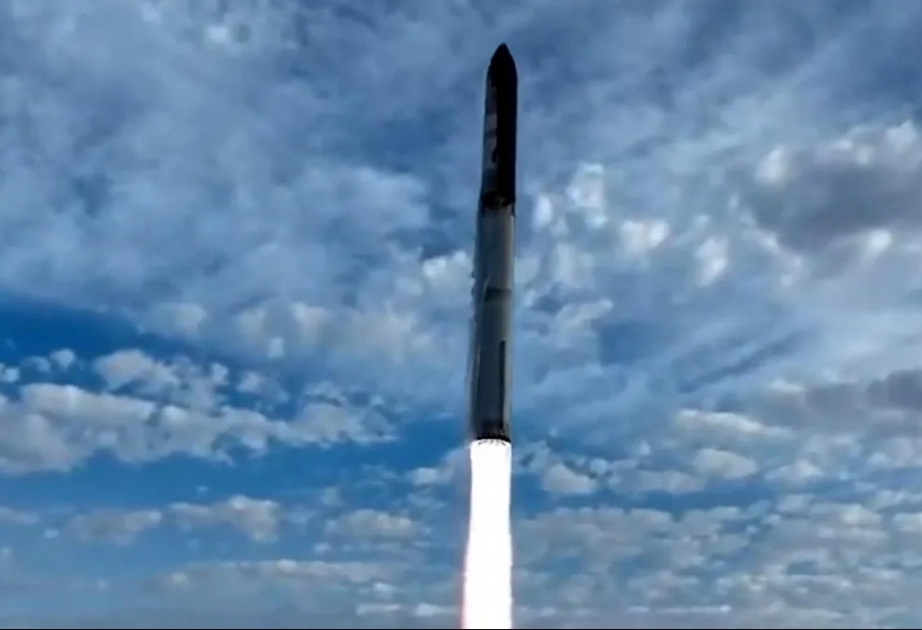 “SpaceX” şirkətinin sınaq raketi Yerə qayıdarkən parçalanıb