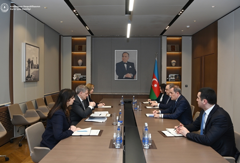 Canciller azerbaiyano informa al Secretario General Adjunto de Política en las Naciones Unidas sobre la situación regional