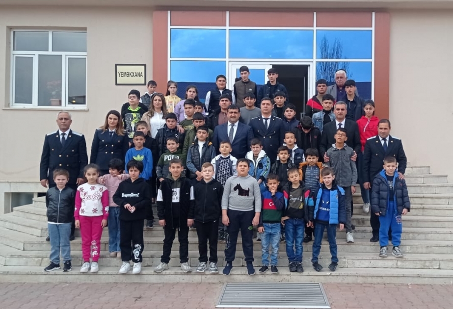 Prokurorluq əməkdaşları Ordubad şəhər internat məktəbinin şagirdlərini ziyarət ediblər