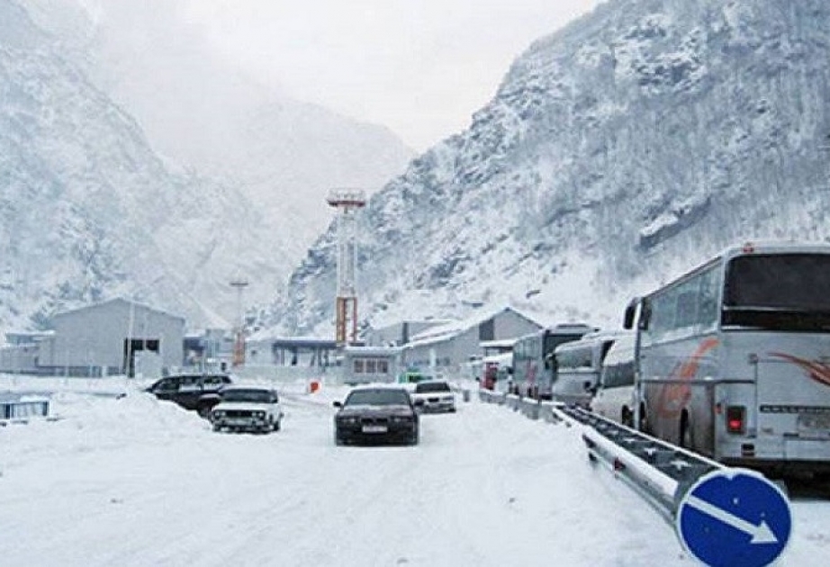 Gürcüstandan Rusiyaya gedən yeganə beynəlxalq avtomobil yolu bağlanıb