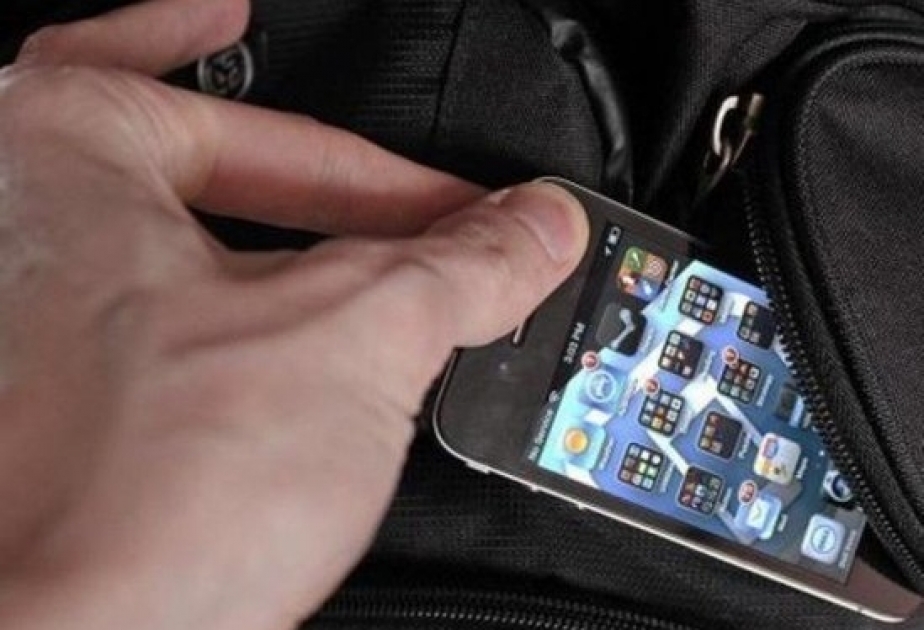 Metro stansiyasında telefon oğrusu müəyyən edilərək saxlanılıb