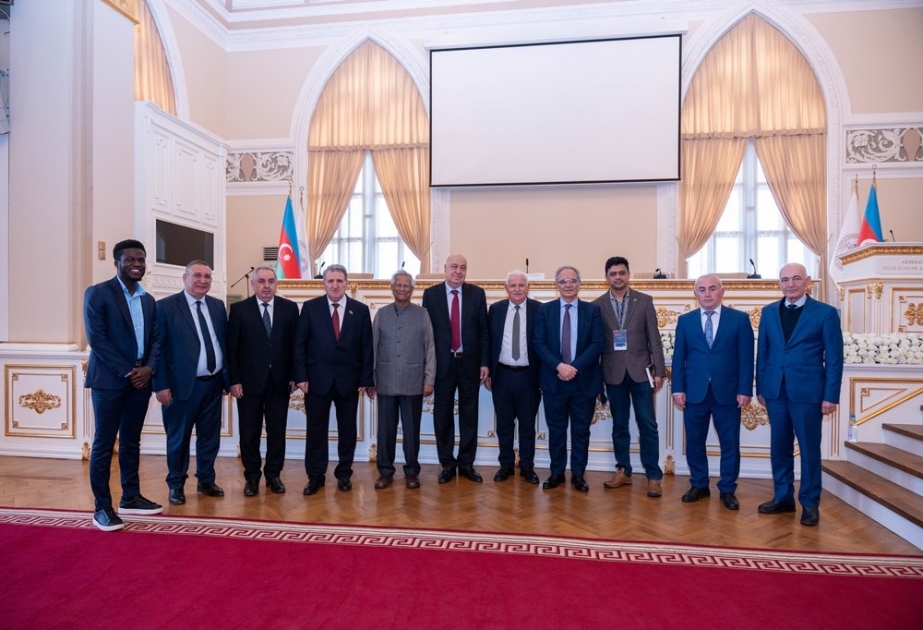 AMEA prezidenti Nobel mükafatçısı ilə görüşüb
