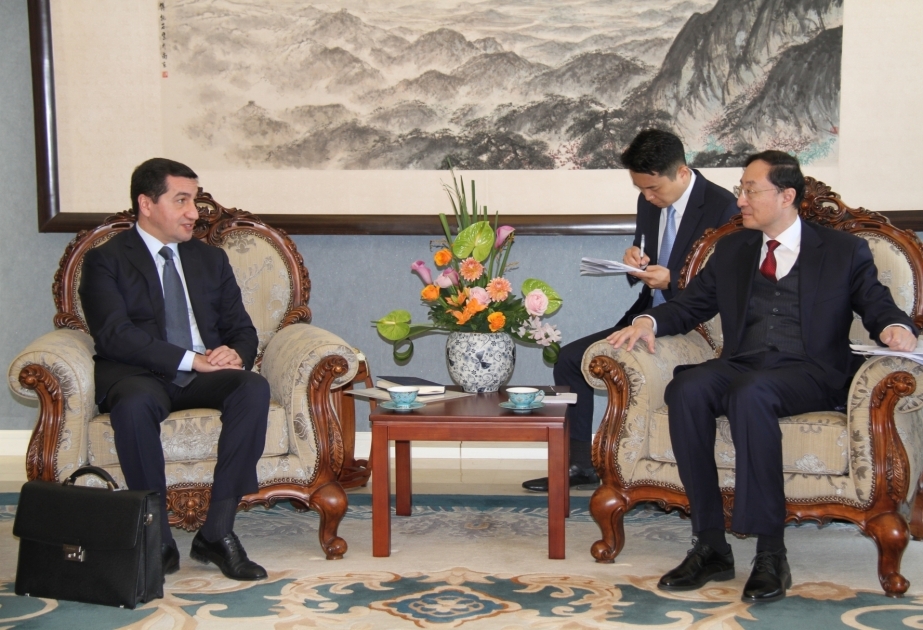Azerbaijan, China discuss bilateral cooperation