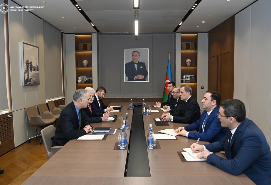 Azerbaiyán y EE.UU. discuten la agenda de cooperación bilateral y multilateral