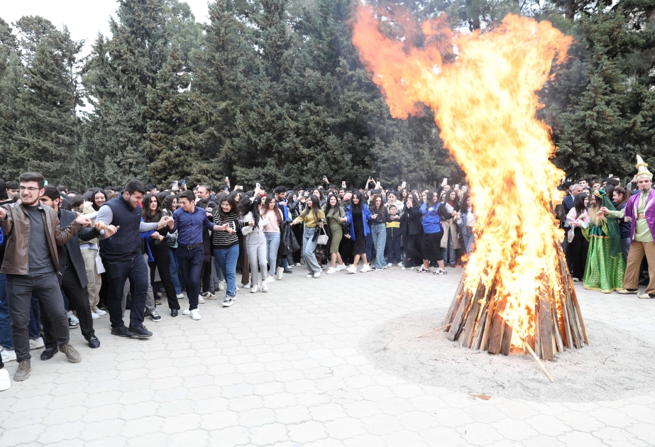 Bakı Dövlət Universitetində Novruz şənliyi
