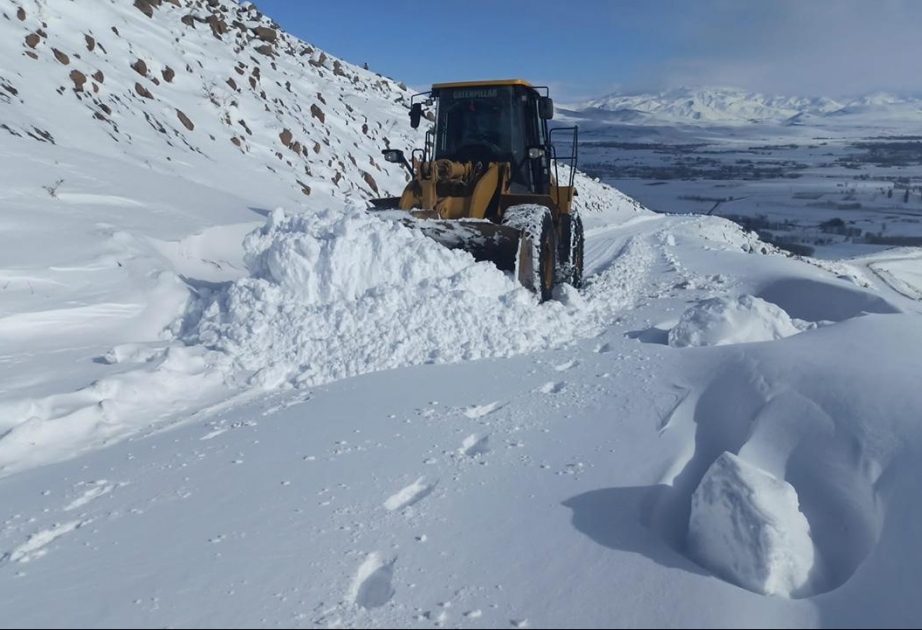 Снегопад парализовал сообщение со 158 населенными пунктами на востоке Турции