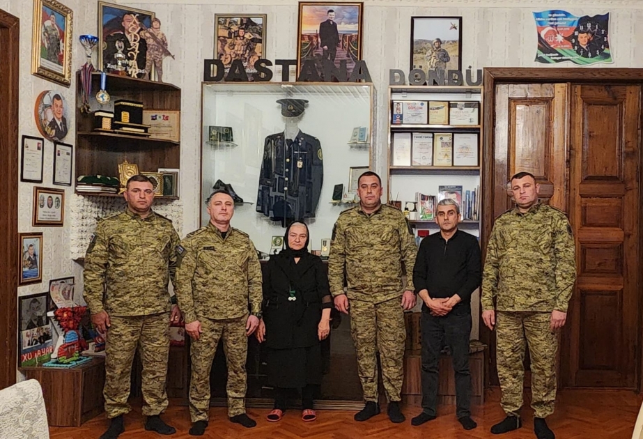 Dövlət Sərhəd Xidmətinin rəhbər heyəti şəhid ailələrini ziyarət edib