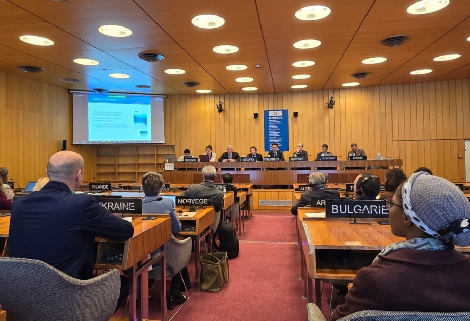 Azerbaiyán fue representado en la reunión de las Comisiones Nacionales celebrada en el marco de la 219ª reunión del Consejo Ejecutivo
