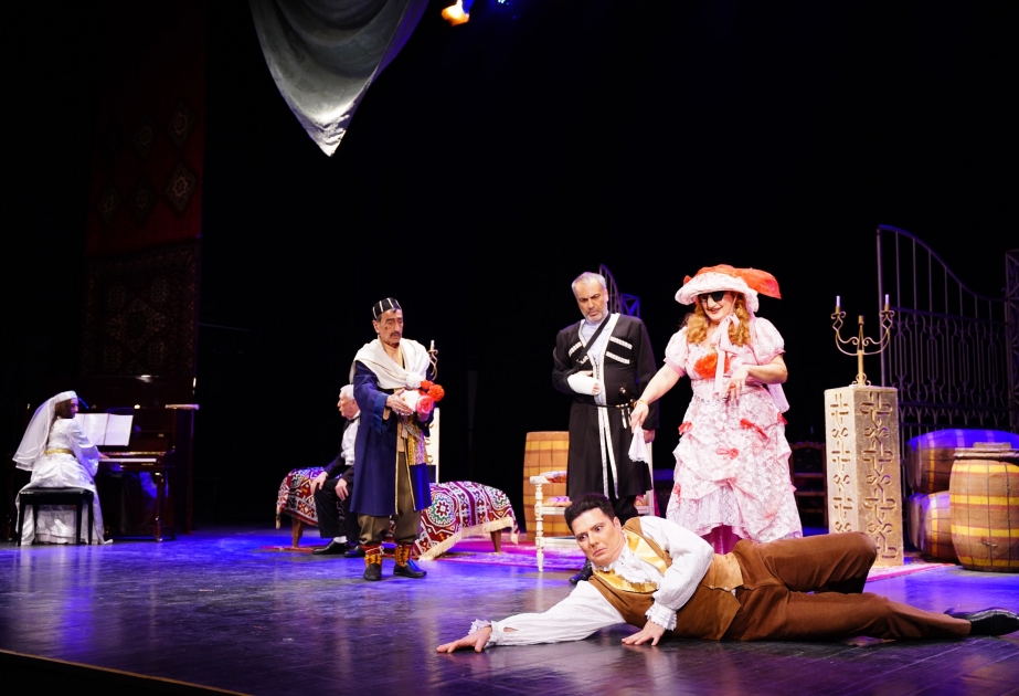 Akademik Milli Dram Teatrı Beynəlxalq Teatr Günündə şəkililərin qonağı olub