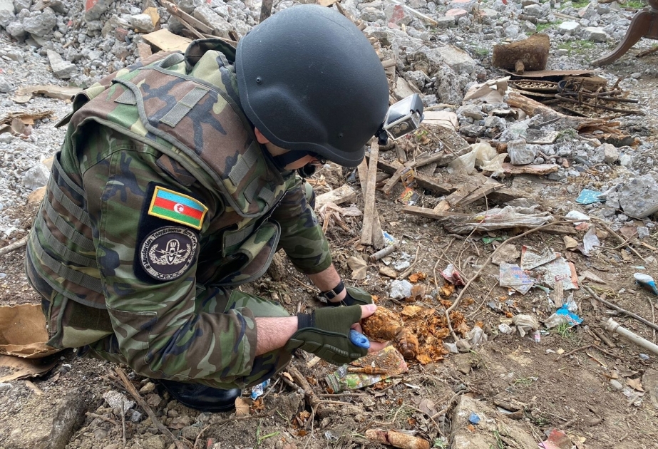 МЧС: В Баку обнаружены пригодные к боевому применению ручные гранаты и УЗРГМ