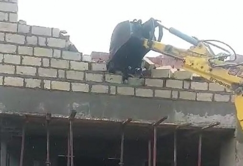 Fövqəladə Hallar Nazirliyi tərəfindən daha bir qanunsuz tikili sökülüb