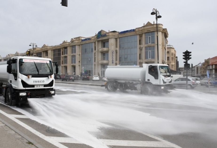 В Баку вымыты 543 улицы