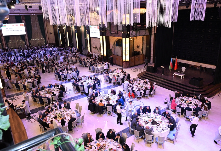 Bakıda Türkiyədən olan tələbələrin, şəhid və qazi ailələrinin iştirakı ilə iftar süfrəsi açılıb