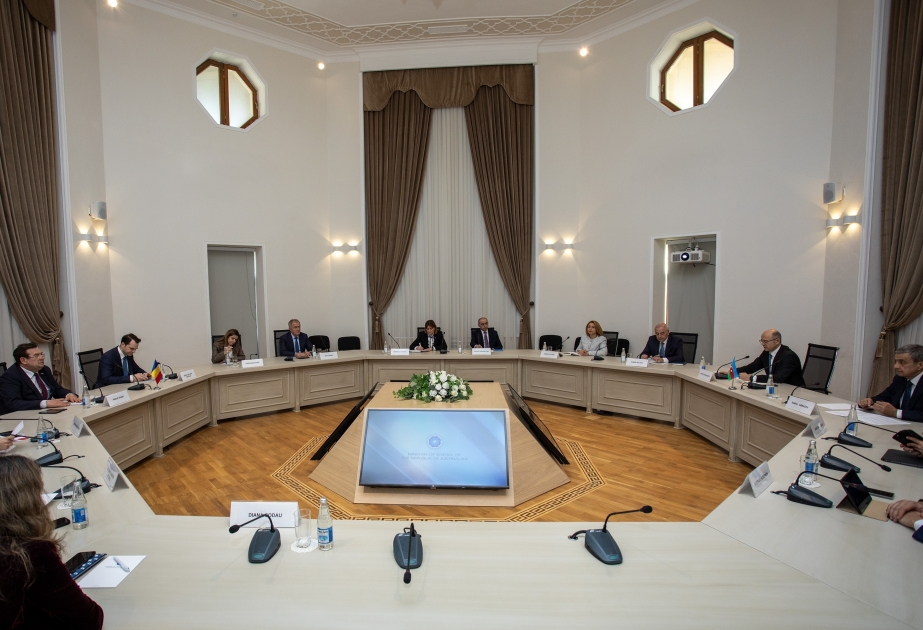 El Ministro de Energía de Azerbaiyán se reúne con su homólogo rumano