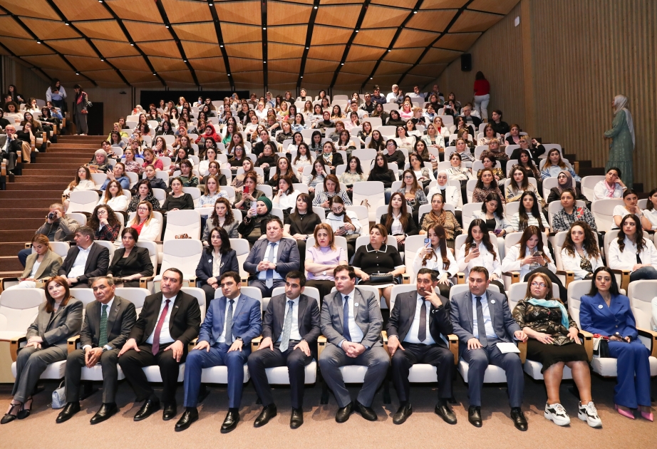 Autizm Maarifləndirmə Gününə həsr edilən “Autizmə fərqli baxış” adlı seminar keçirilib