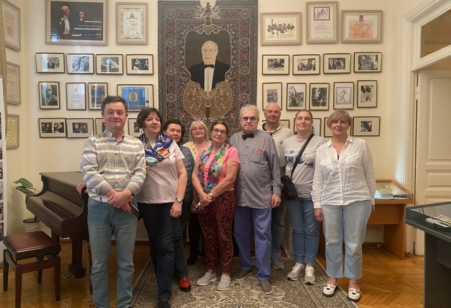 “Tour Press Club” jurnalının əməkdaşları L.və M.Rostropoviçlərin ev-muzeyində