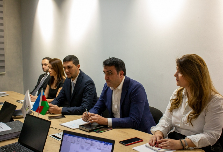 Bərpa olunan enerji hərraclarının keçirilməsinə dəstək layihəsi ilə bağlı müzakirələr aparılıb