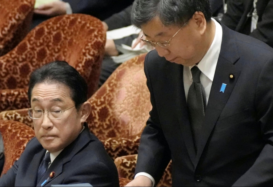 Yaponiyanın hakim partiyası maliyyə qalmaqalına görə 39 deputatı cəzalandırıb