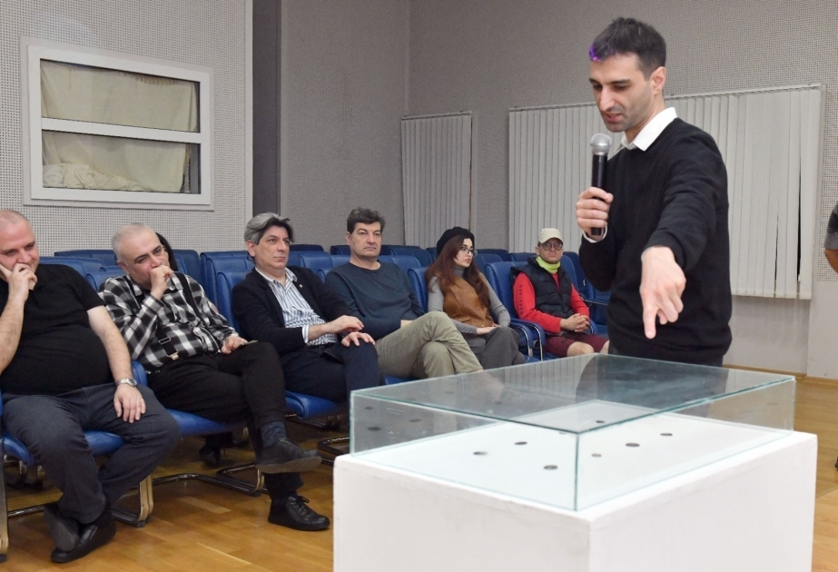 Numizmat Rüstəm Hüseynovun yeni məruzəsi böyük maraq doğurub