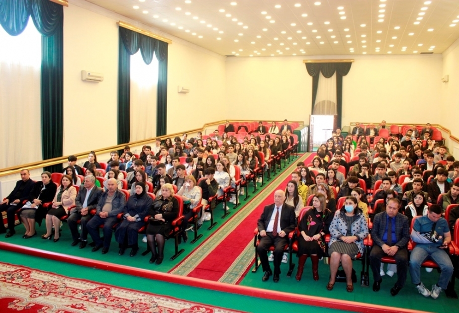 MDU-da Aprel döyüşlərinin ildönümünə həsr olunan ədəbi-bədii tədbir keçirilib