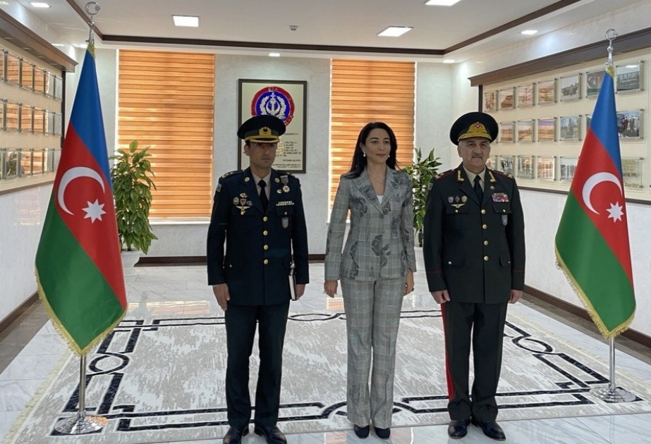 Ombudsman Daxili Qoşunların hərbi hissəsinə baş çəkib