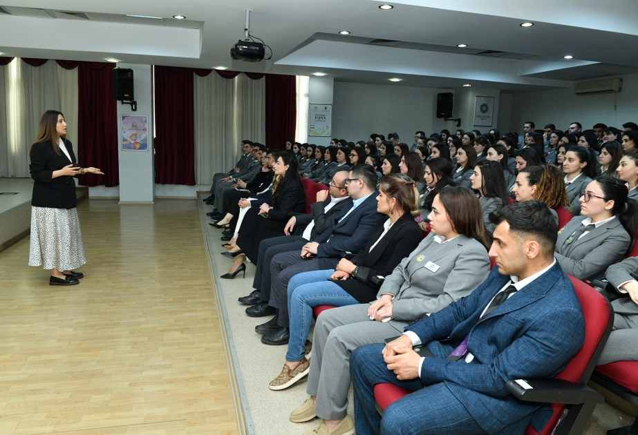 ETX tərəfindən “Məktəblinin dostu” layihəsinin əməkdaşları üçün maarifləndirmə tədbiri keçirilib