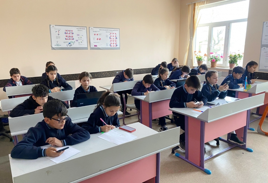 Aşağı siniflər üzrə ilk dəfə onlayn-test formasında sınaq imtahanı keçirilib