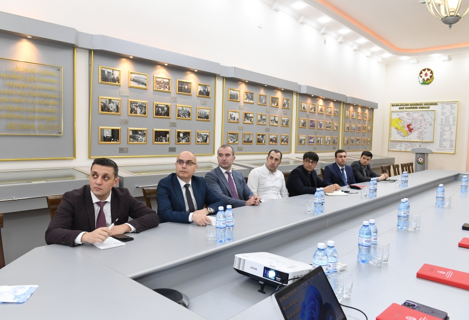 Dövlət Komitəsində əməkdaşlar üçün təlim keçirilib