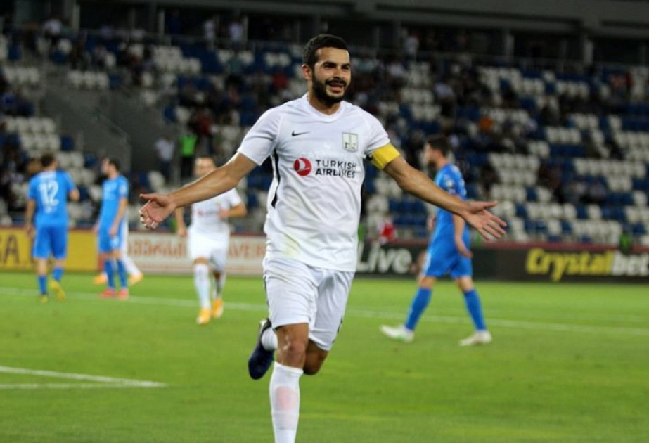 “Neftçi”nin kapitanından yubiley qolu