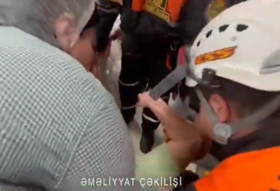 Gəncədə əli xəmirqarışdıran qazanda sıxılıb qalmış şəxs xilas edilib VİDEO