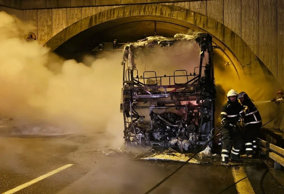 Türkiyədə sərnişin avtobusu yanıb
