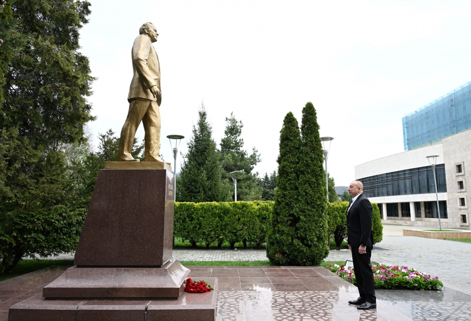 Präsident Ilham Aliyev besucht Denkmal des Nationalleaders Heydar Aliyev in Gabala VIDEO