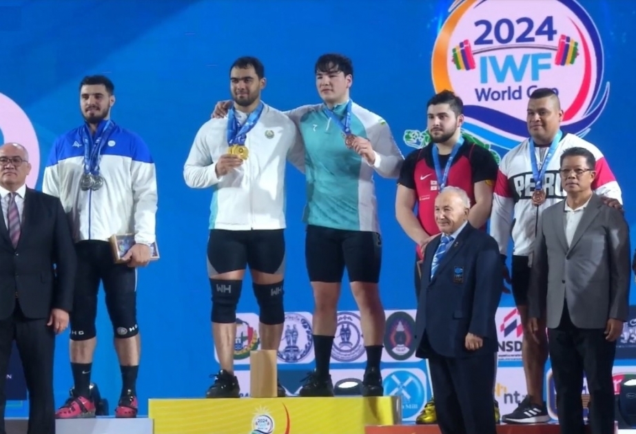Кубок мира: Азербайджанский тяжелоатлет завоевал три серебряные медали