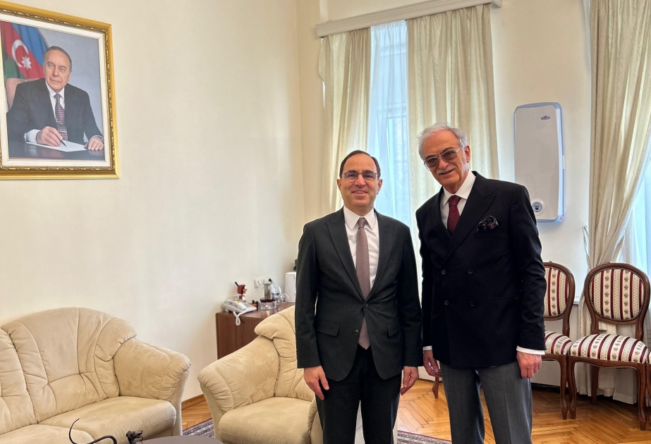 Los Embajadores de Azerbaiyán y Türkiye en Rusia intercambian puntos de vista sobre cuestiones regionales