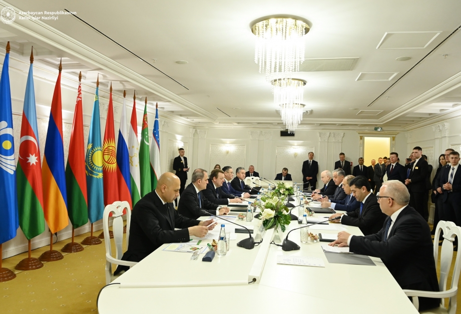 Canciller azerbaiyano se refiere al potencial del puerto marítimo internacional de Alat en la reunión de la CEI