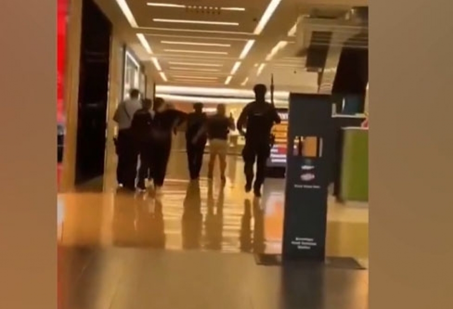 Sidney şəhərindəki ticarət mərkəzinə bıçaqlı hücum nəticəsində 6 nəfər həyatını itirib