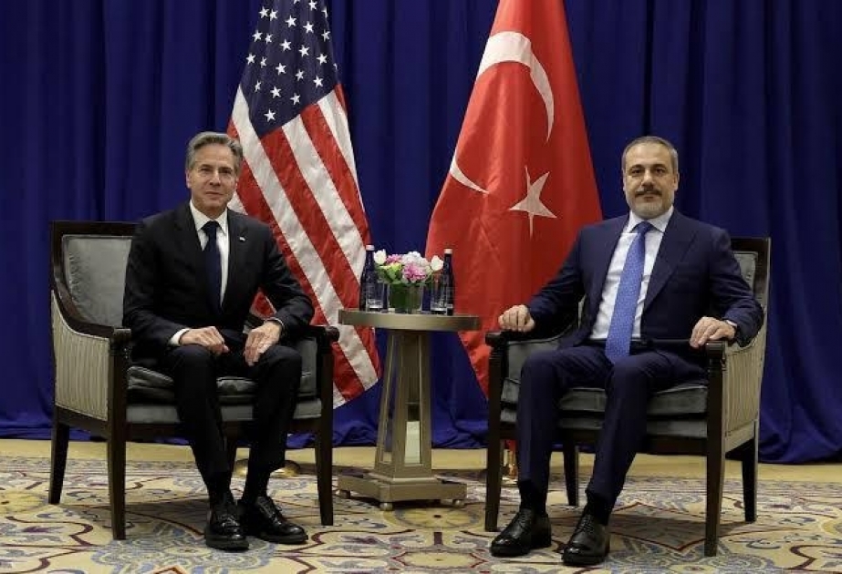 Türkiyə XİN-in başçısı ABŞ Dövlət katibi ilə bölgədəki mövcud vəziyyəti müzakirə edib