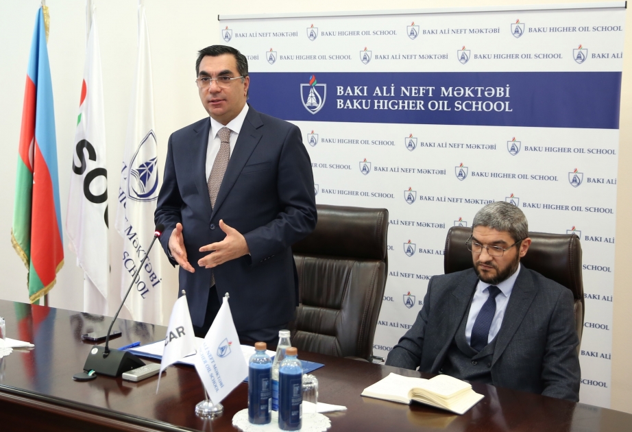 В Бакинской высшей школе нефти прошла встреча со студентами и выпускниками, отобранными для участия в программе «Молодые таланты» SOCAR