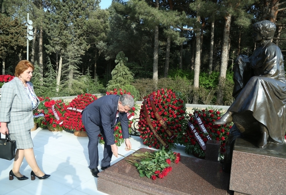 Руководство НАНА почтило память академика Зарифы Алиевой