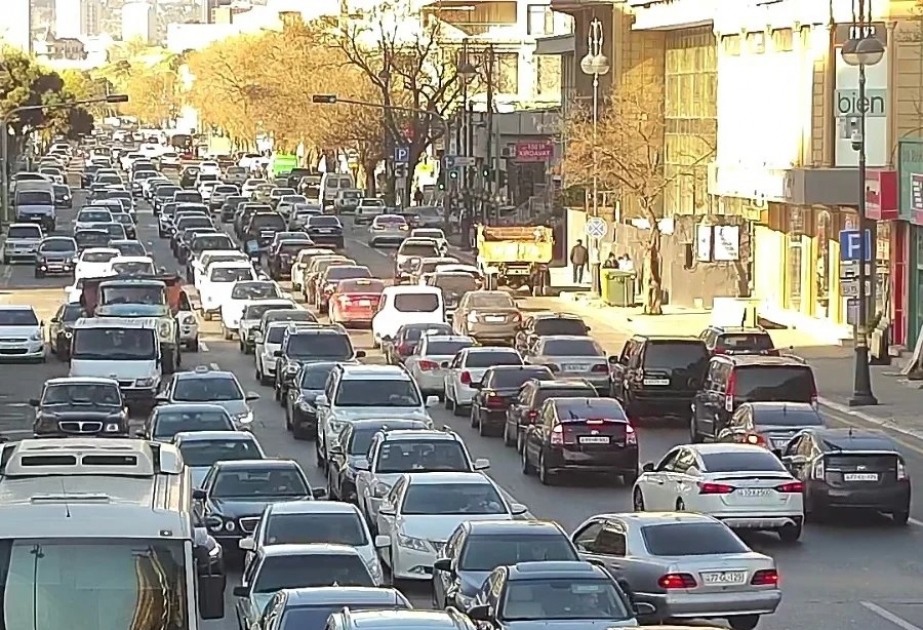 Bakının bir sıra yollarında sıxlıq müşahidə olunur -  SİYAHI