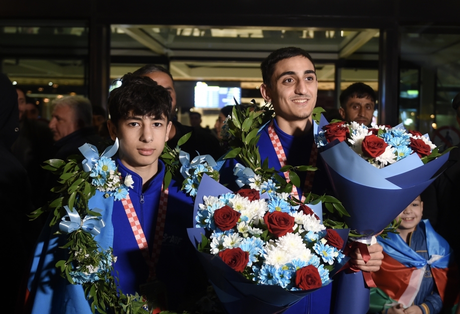 Завоевавшие золотые медали на чемпионате Европы азербайджанские боксеры вернулись на родину
