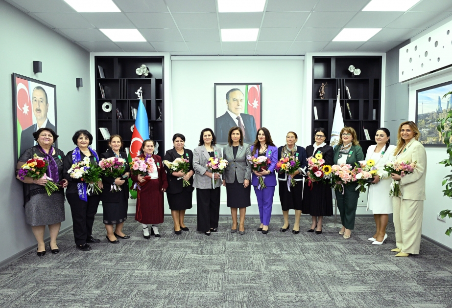 “Tərəqqi” medalı ilə təltif edilmiş qadınlara mükafatlar təqdim olunub