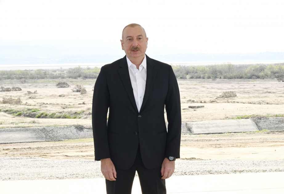 Ilham Aliyev : Parmi les projets d’infrastructure réalisés en Azerbaïdjan ces dernières années, le canal d’irrigation de Chirvan est d’une importance particulière VIDEO