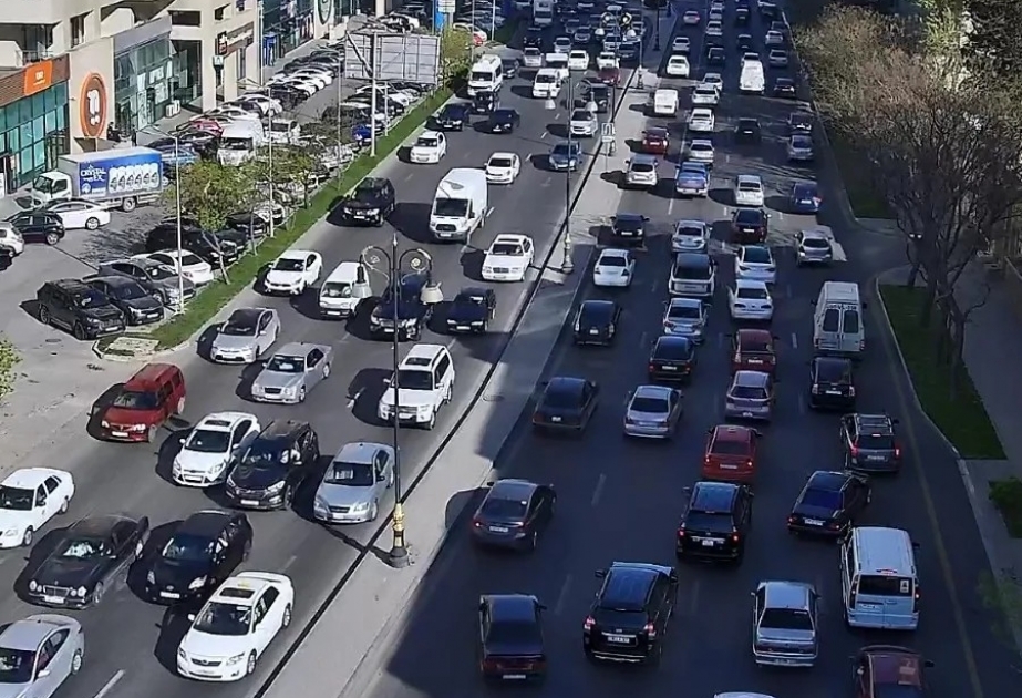 Bakının bir sıra yollarında sıxlıq müşahidə olunur -  SİYAHI