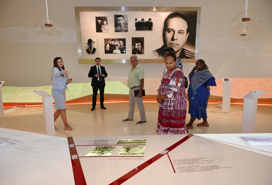 Neukaledonische Delegation besucht Heydar Aliyev Zentrum VIDEO