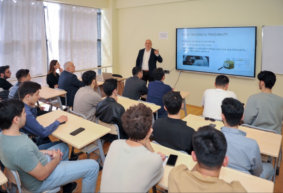 Polşalı professorlar BMU tələbələrinə mühazirə oxuyublar