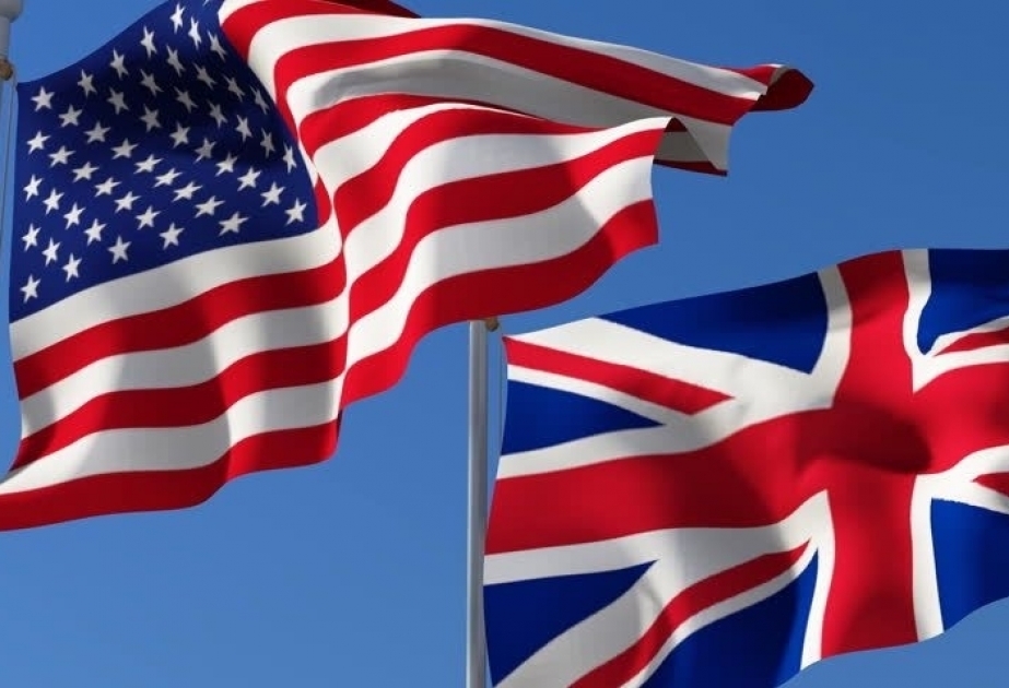 Iran sanctions: US and UK extend measures against Tehran